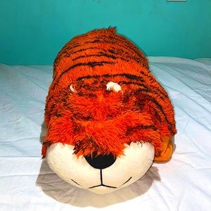 Medium Tiger Pillow Pet